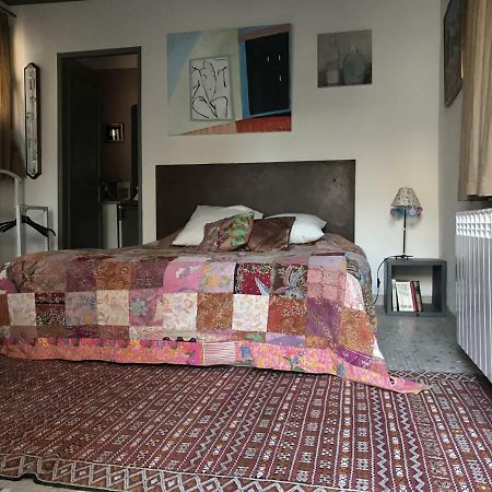 Nid D'Artiste Bed & Breakfast Saint-Quentin-la-Poterie Exterior foto